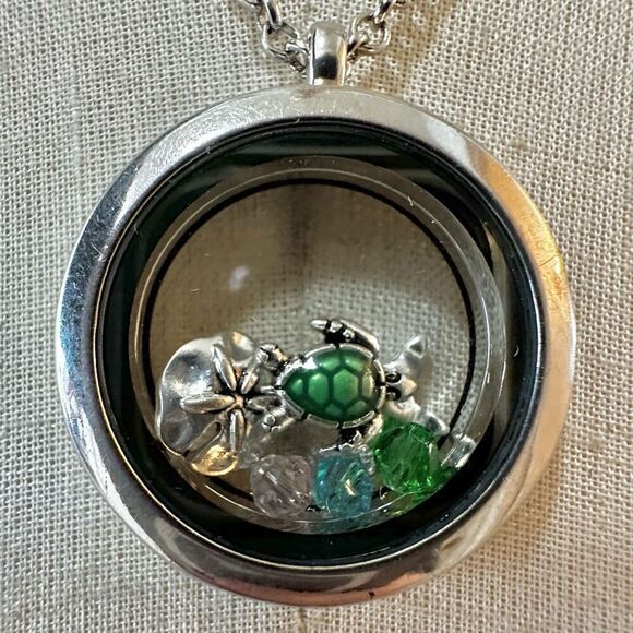 Ocean Floating Charm Locket necklace - Picture 1 of 8